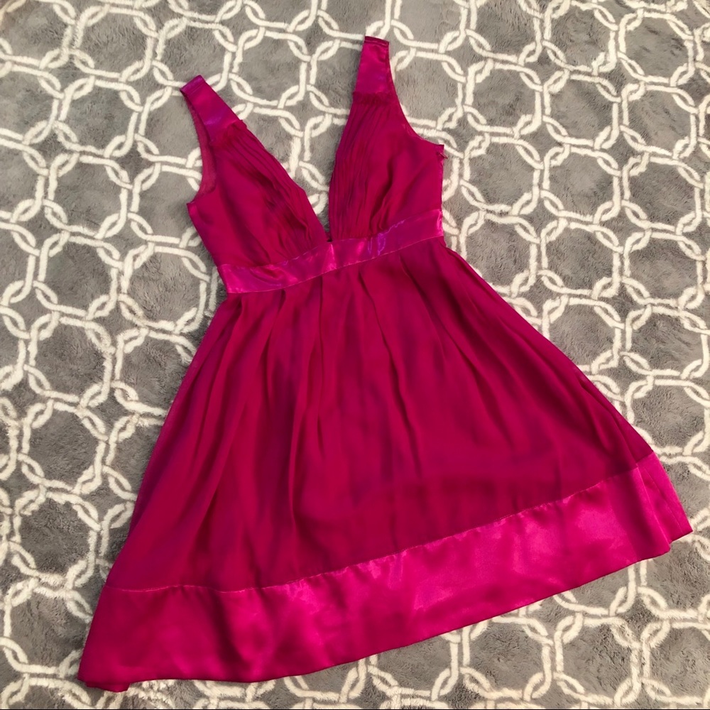 Low cut mini magenta dress